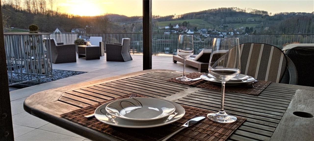 Seeblick-Ferienwohnung Im "Ferienhaus Agger-Blick" Mit Traumhafter Sonnen-Terrasse, Sauna, E-Kamin & Kajak Gummersbach Exterior foto