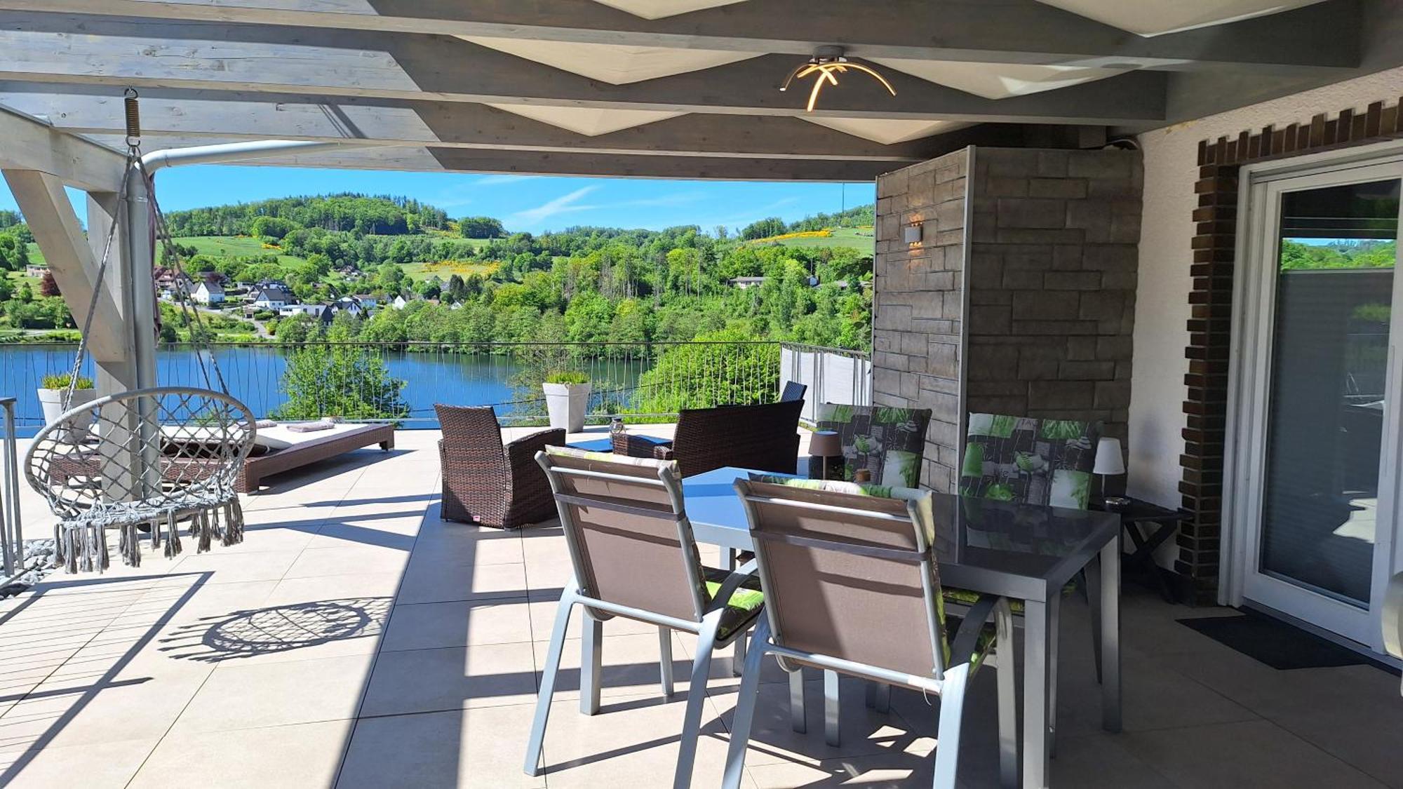 Seeblick-Ferienwohnung Im "Ferienhaus Agger-Blick" Mit Traumhafter Sonnen-Terrasse, Sauna, E-Kamin & Kajak Gummersbach Exterior foto